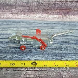 Vintage 1996 Ertl 1/64 scale IH Case Thresher die-cast/plastic chrome and red